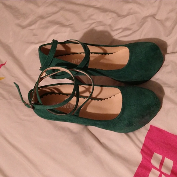 strappy heels green